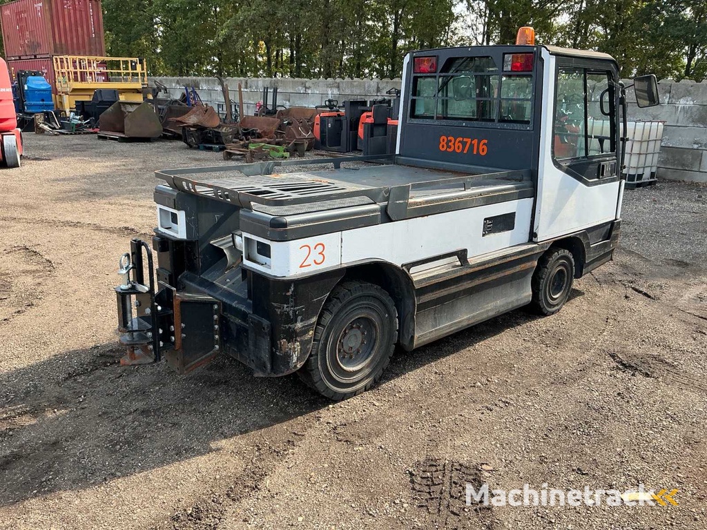 2008 Linde P250 Industrietraktor