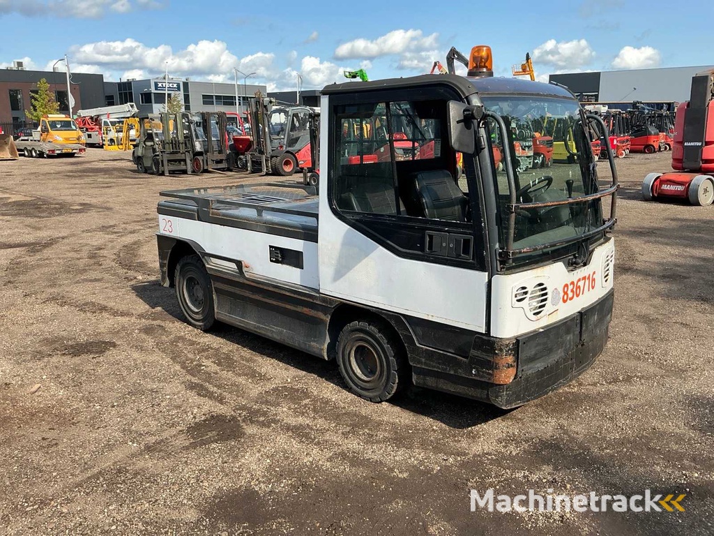 2008 Linde P250 Industrietraktor