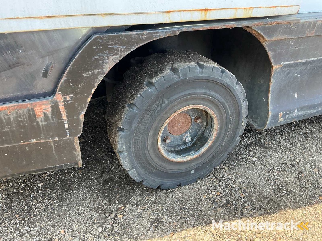 2008 Linde P250 Industrietraktor