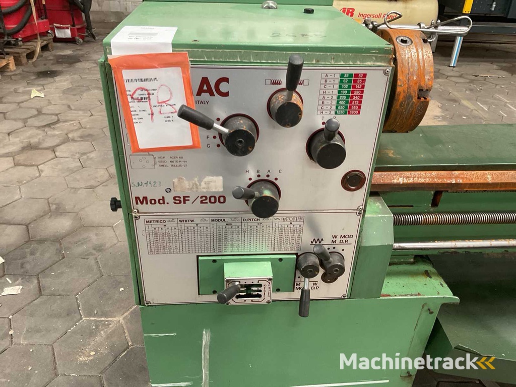 Momac SF/200 lathes