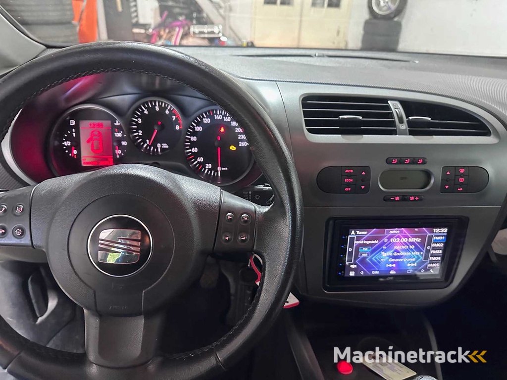 SEAT - Leon - 1.8 TFSI Stylance - XK-385-G