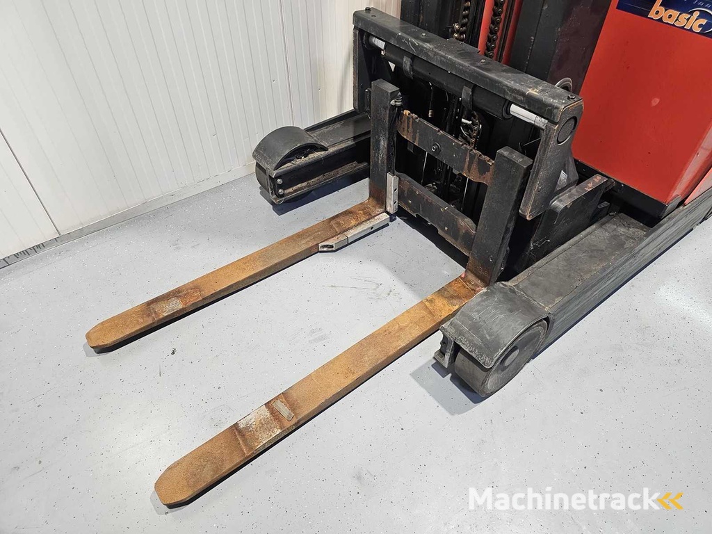 Linde - R14HD-01 - Schubmaststapler