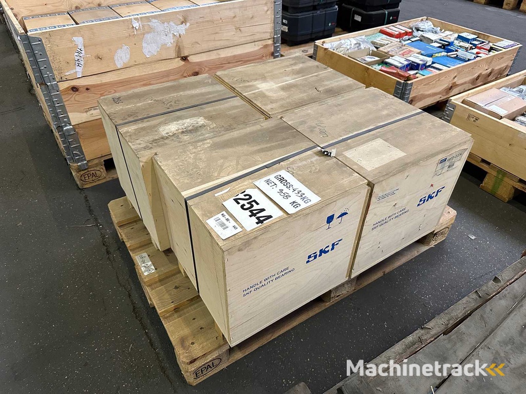 358 kg net 4 large bearings from SKF