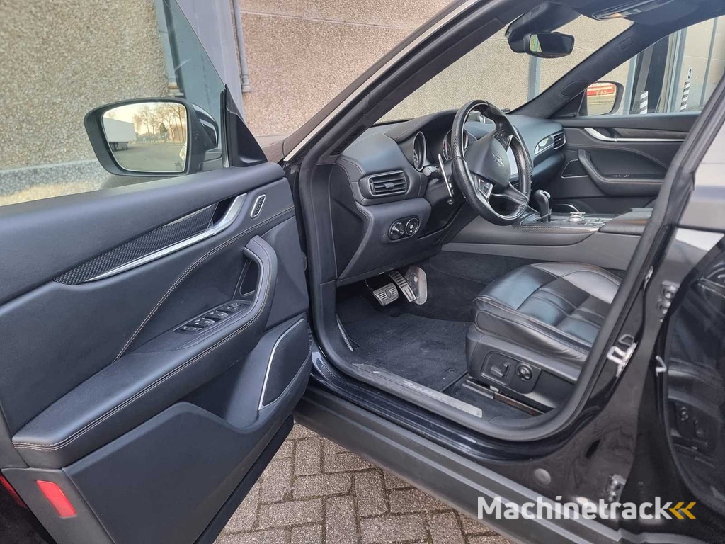 2017 Maserati Levante 3.0 V6 D Allradantrieb PKW