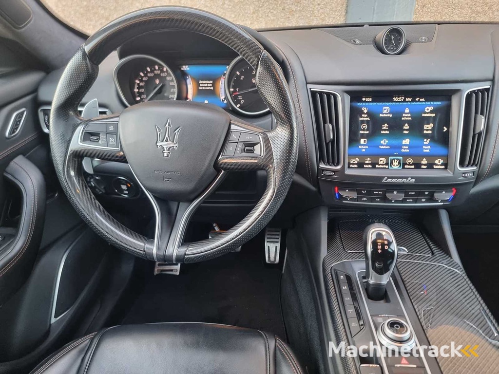 2017 Maserati Levante 3.0 V6 D Allradantrieb PKW