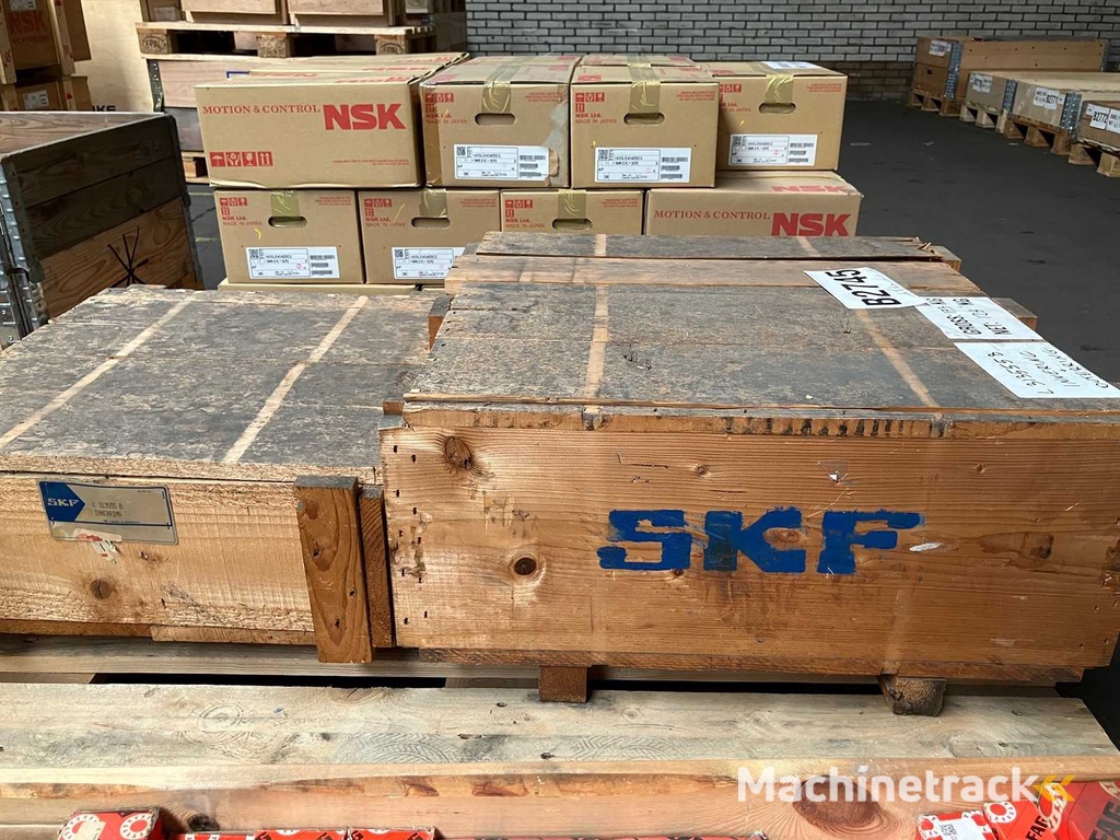 128 kg net large bearing from SKF