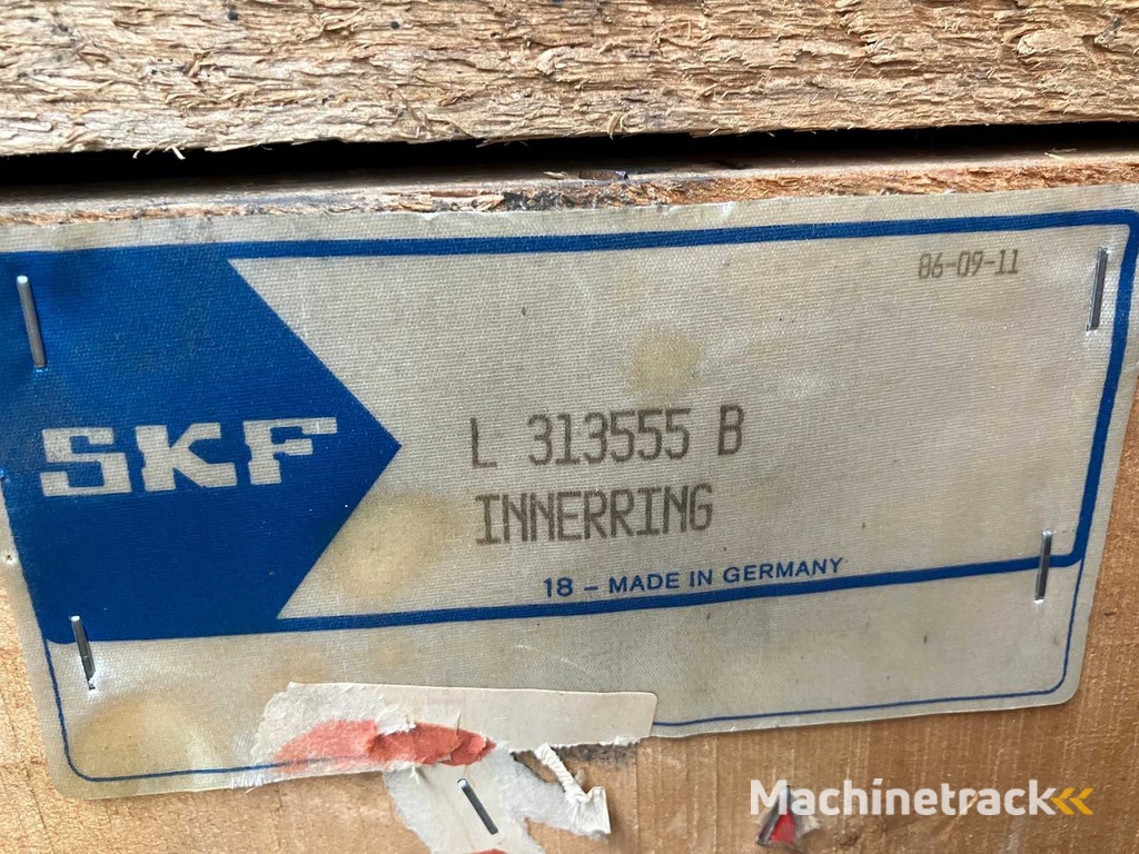 128 kg net large bearing from SKF