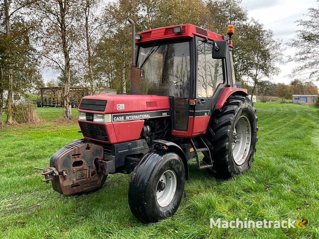 1991 Case international 695 XL Two-wheel drive farm tractor