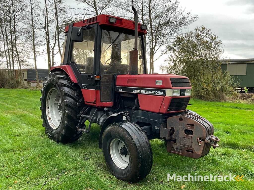 1991 Case international 695 XL Two-wheel drive farm tractor