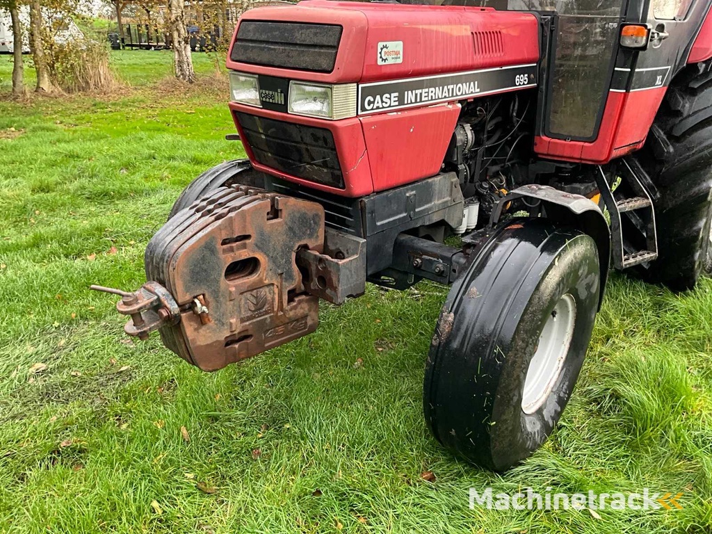 1991 Case international 695 XL Two-wheel drive farm tractor