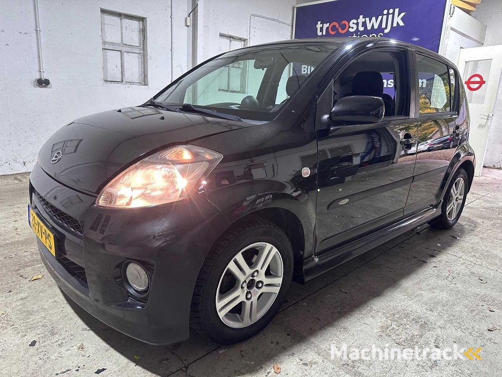 Daihatsu - Sirion 2 - 1.3-16V Sport AUTOMATIC- 31-XV-PS