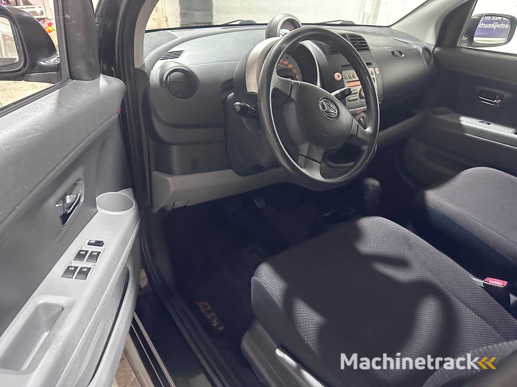 Daihatsu - Sirion 2 - 1.3-16V Sport AUTOMATIC- 31-XV-PS