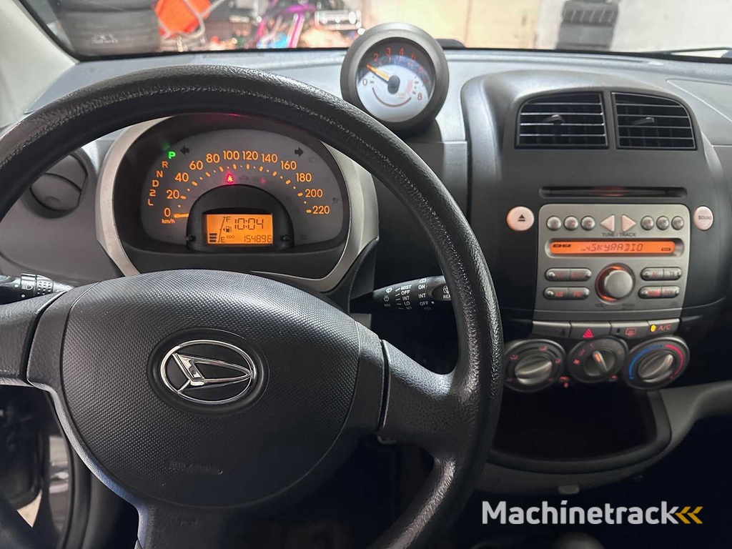 Daihatsu - Sirion 2 - 1.3-16V Sport AUTOMATIC- 31-XV-PS