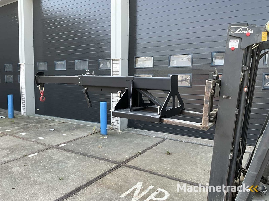 2025 - 3000kg - Heftruck Kraanarm/ jib