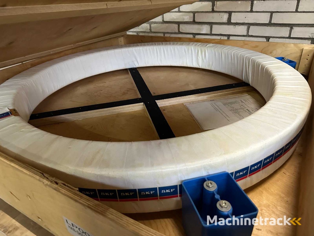 4x NJ28/950ECJA/L4BVE735 large SKF Bearings - 960 kg net