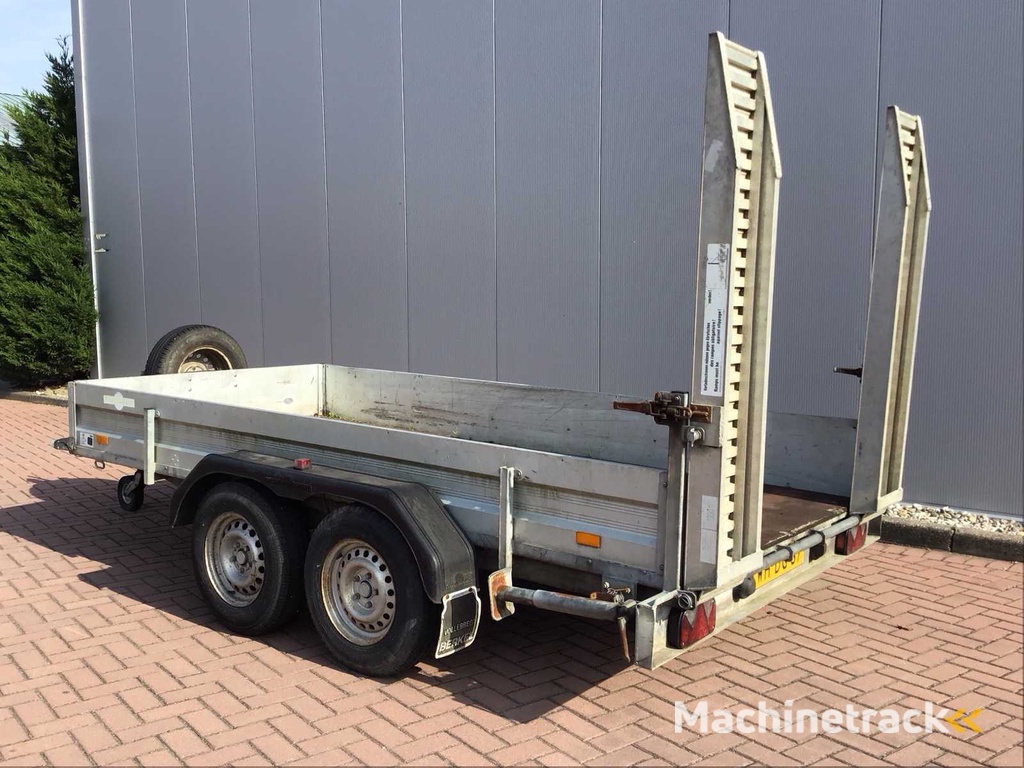 Humbaur Tieflader 2000 Maschinentransporter Auflieger