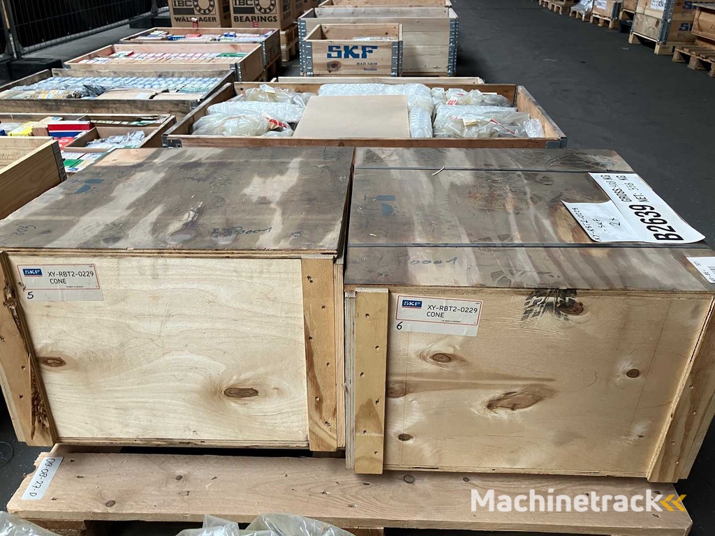 2x XY-RBT2-0229 SKF - 358 kg net