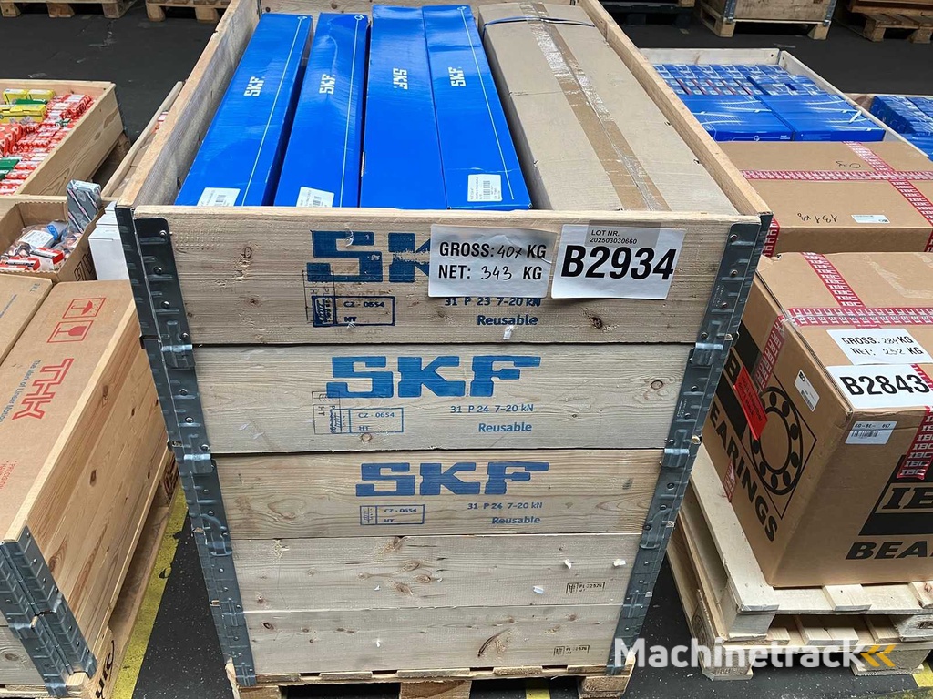 343 kg net automotive bearings from SKF