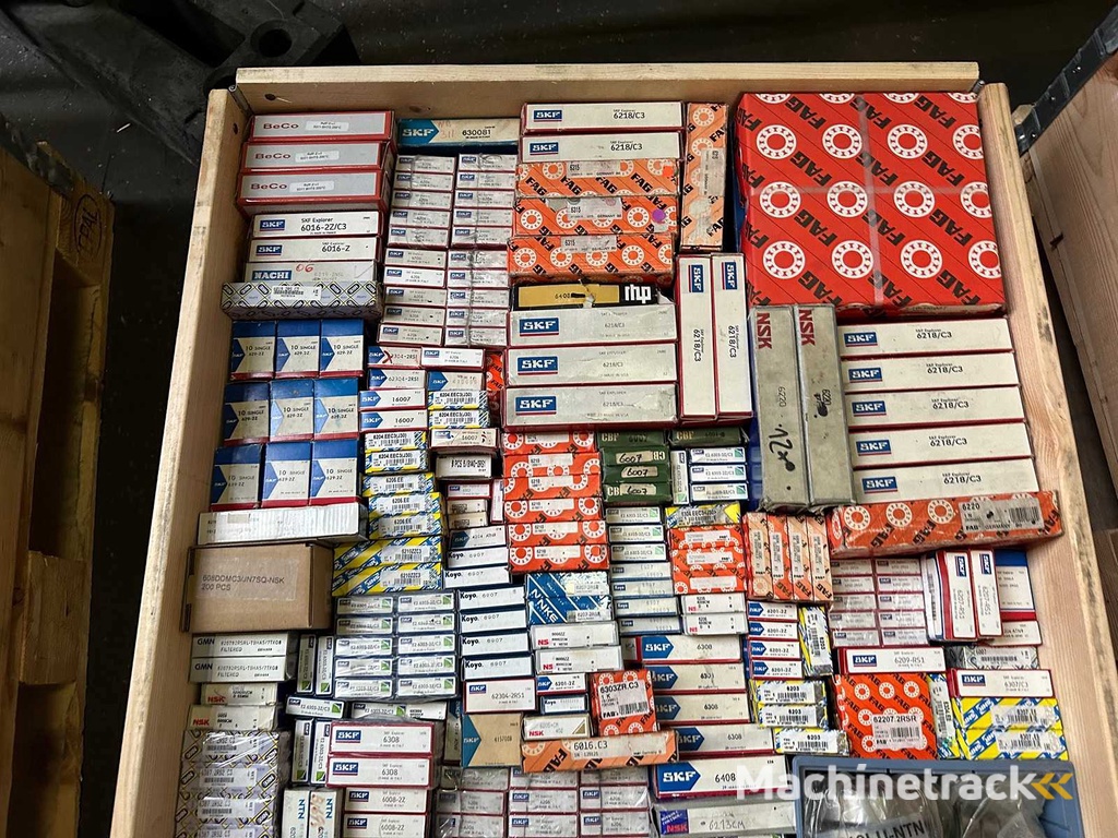 212 kg net bearings from SKF, FAG, INA, NTN, SNR, NSK, RHP, Koyo, NKE and others