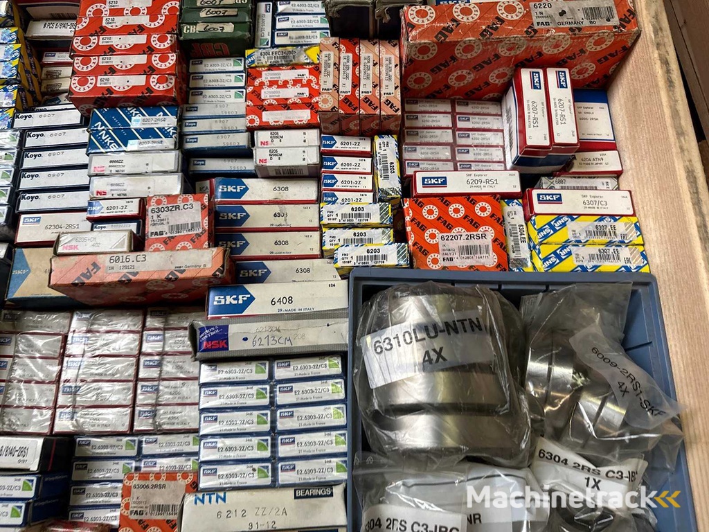 212 kg net bearings from SKF, FAG, INA, NTN, SNR, NSK, RHP, Koyo, NKE and others