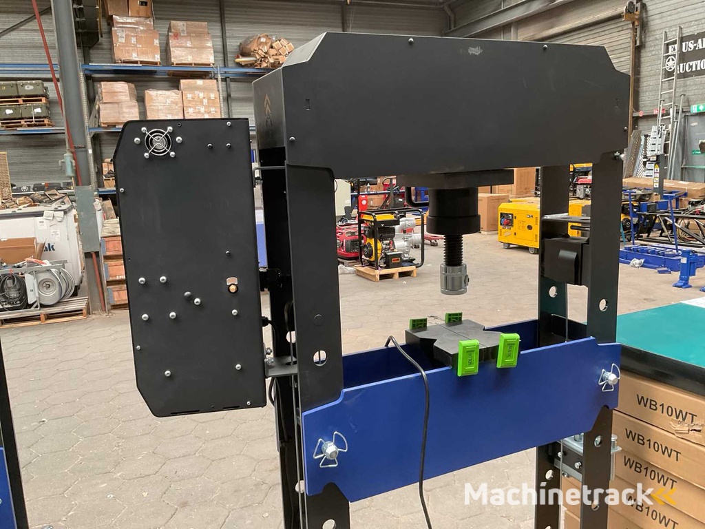 2024 Mammuth SP30HEM Workshop Presse