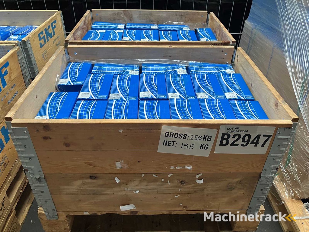 195 kg net automotive bearings from SKF