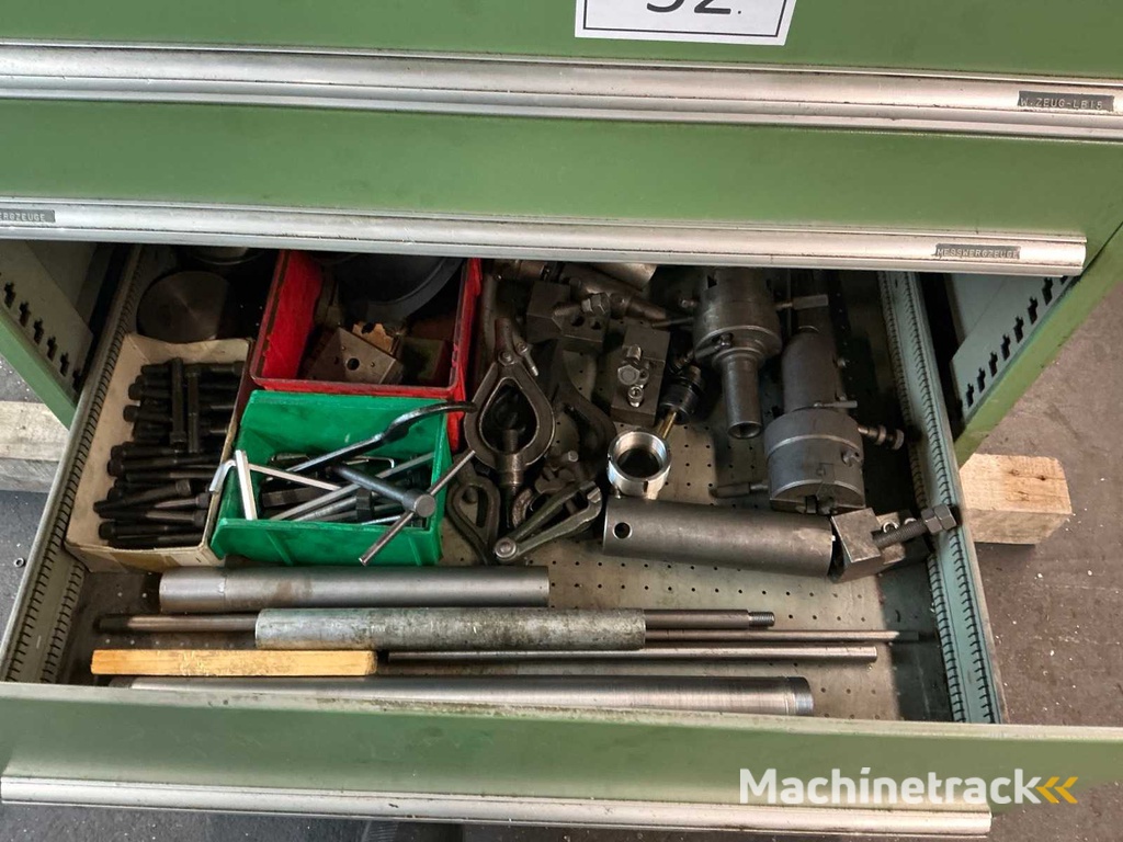 Werkplaatskast met inhoud