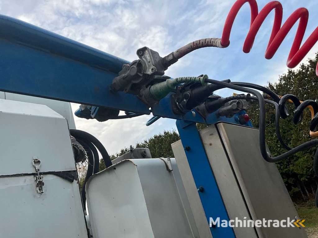 2004 Floor FLO-17-30H2 Concrete Mixer Semi-Trailer Karrena