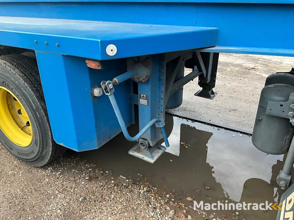 2004 Floor FLO-17-30H2 Concrete Mixer Semi-Trailer Karrena