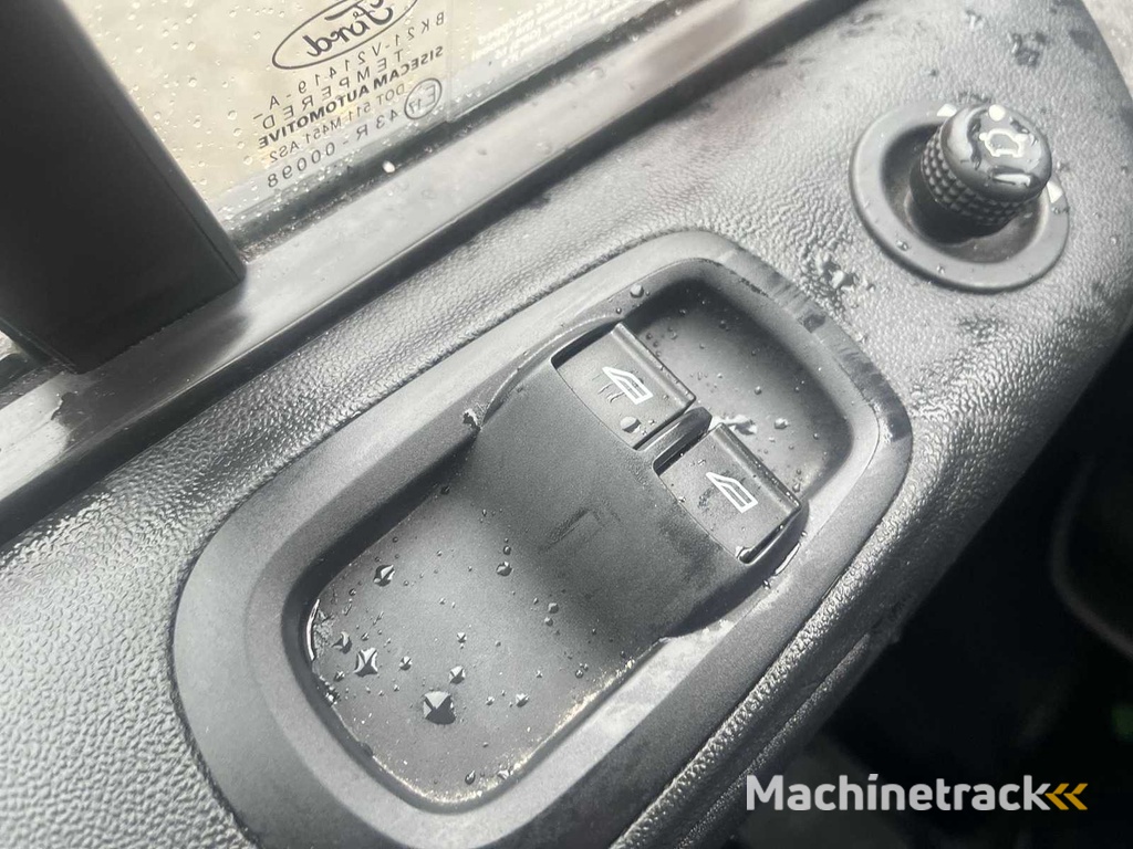 Ford Transit Custom 280 2.0 TDCI L1 H1 Nutzfahrzeug | VNT-40-B