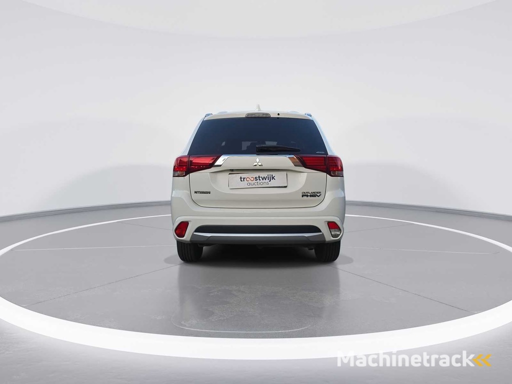 Mitsubishi Outlander 2.0 PHEV Business Edition 2015 | GZ-587-R