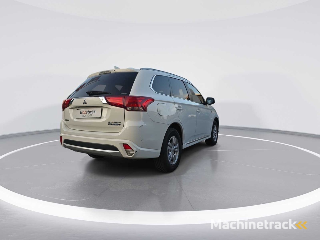 Mitsubishi Outlander 2.0 PHEV Business Edition 2015 | GZ-587-R