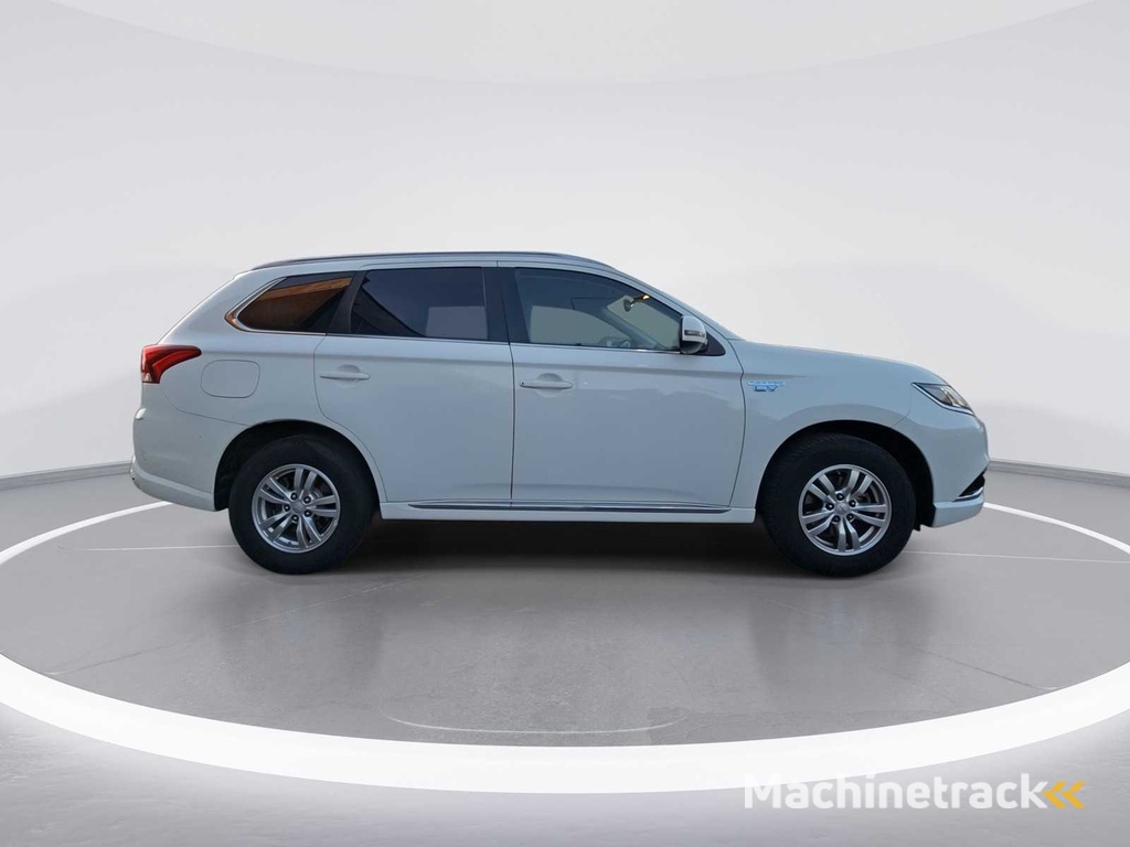 Mitsubishi Outlander 2.0 PHEV Business Edition 2015 | GZ-587-R