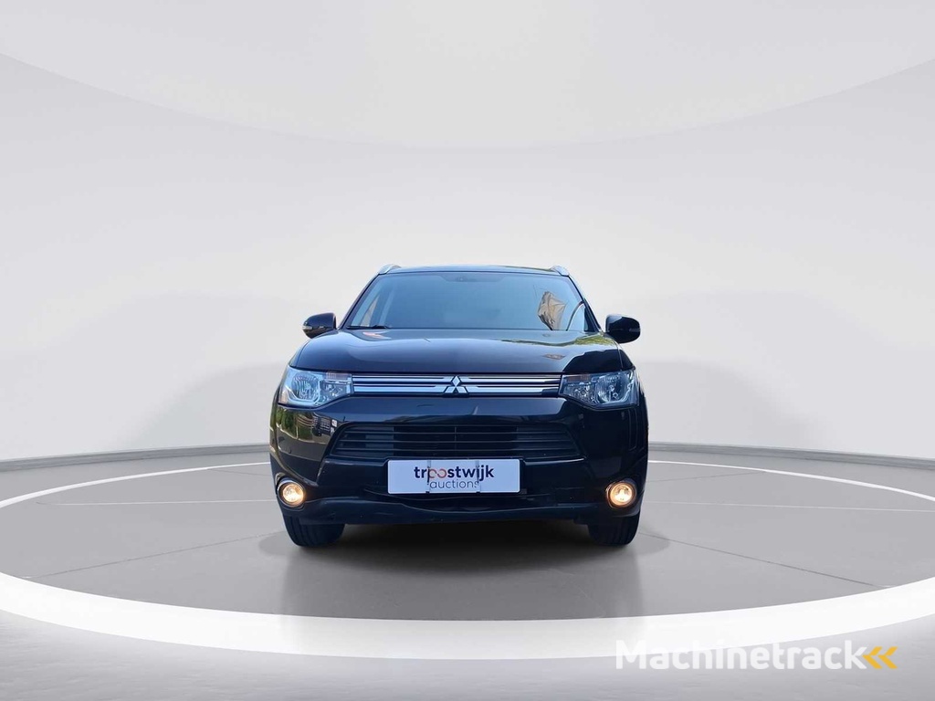 Mitsubishi Outlander 2.0 Business Edition Car 2015 | 6-ZST-57