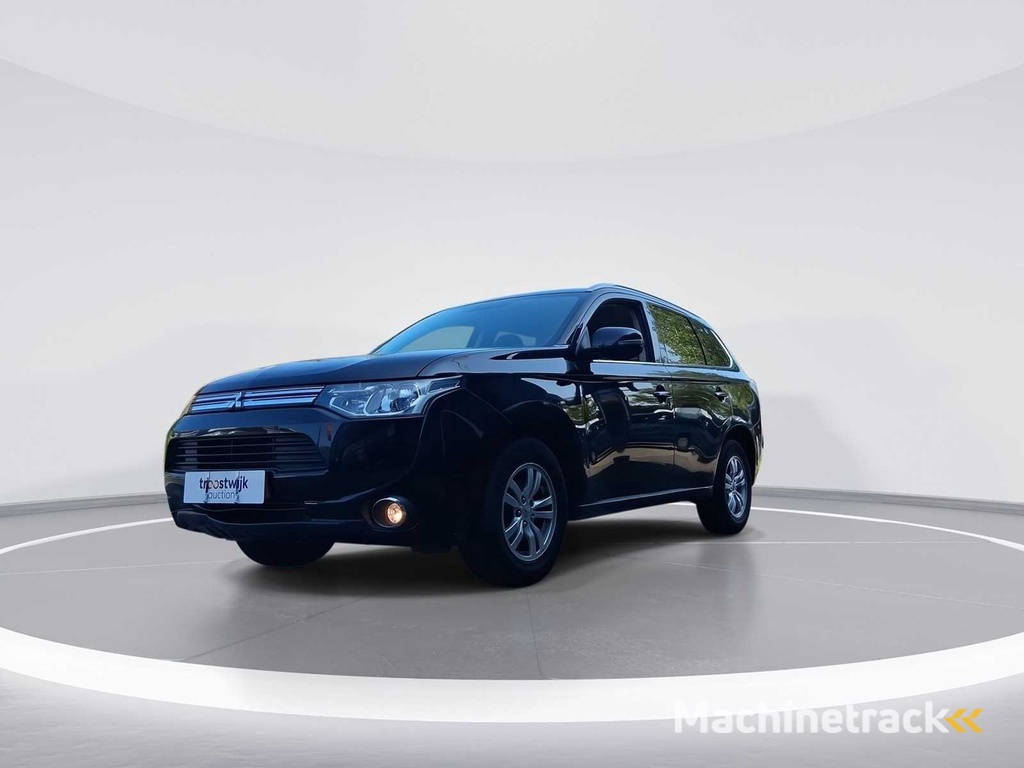 Mitsubishi Outlander 2.0 Business Edition Car 2015 | 6-ZST-57