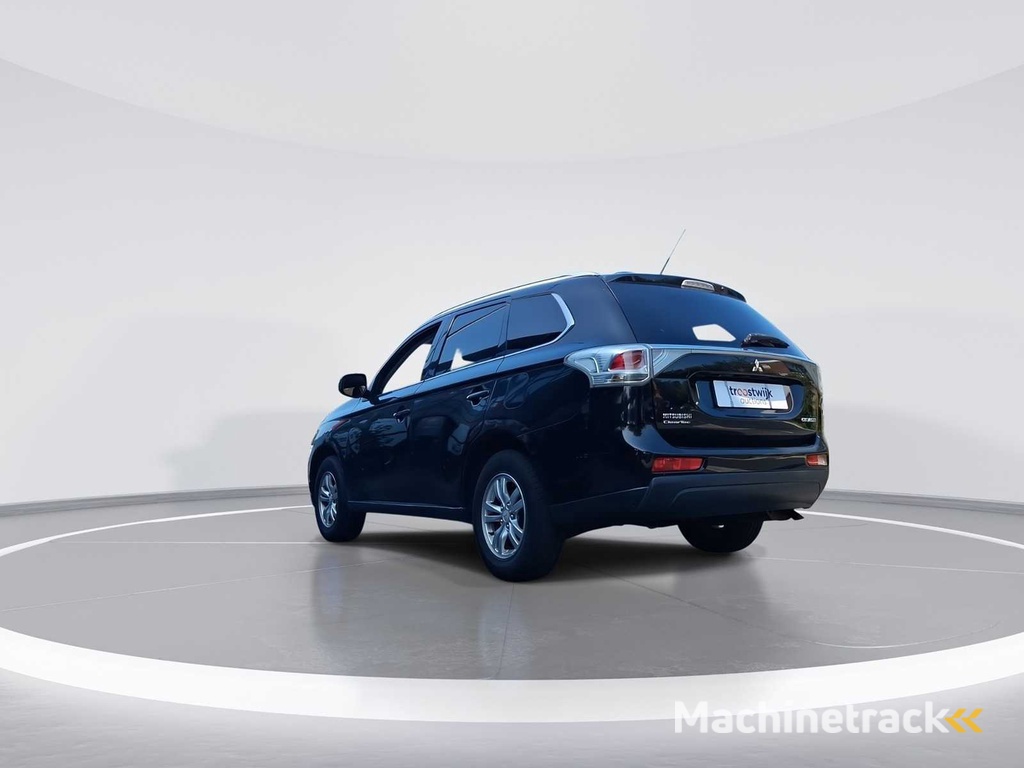 Mitsubishi Outlander 2.0 Business Edition Car 2015 | 6-ZST-57