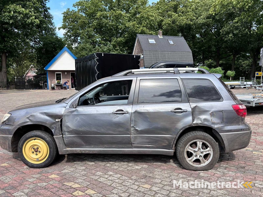 Mitsubishi - 2008 - Outlander Sport - 2.0 Invite+ - 66-ZG-RN - schade