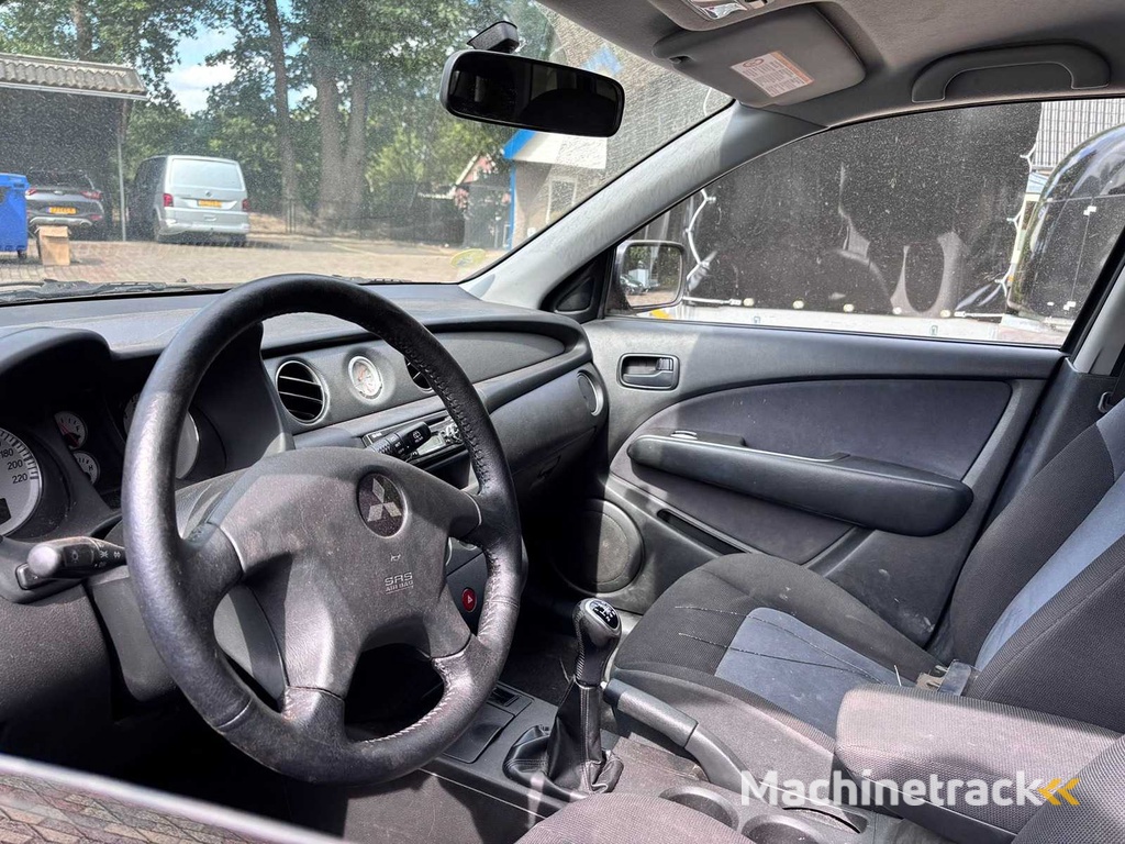 Mitsubishi - 2008 - Outlander Sport - 2.0 Invite+ - 66-ZG-RN - schade