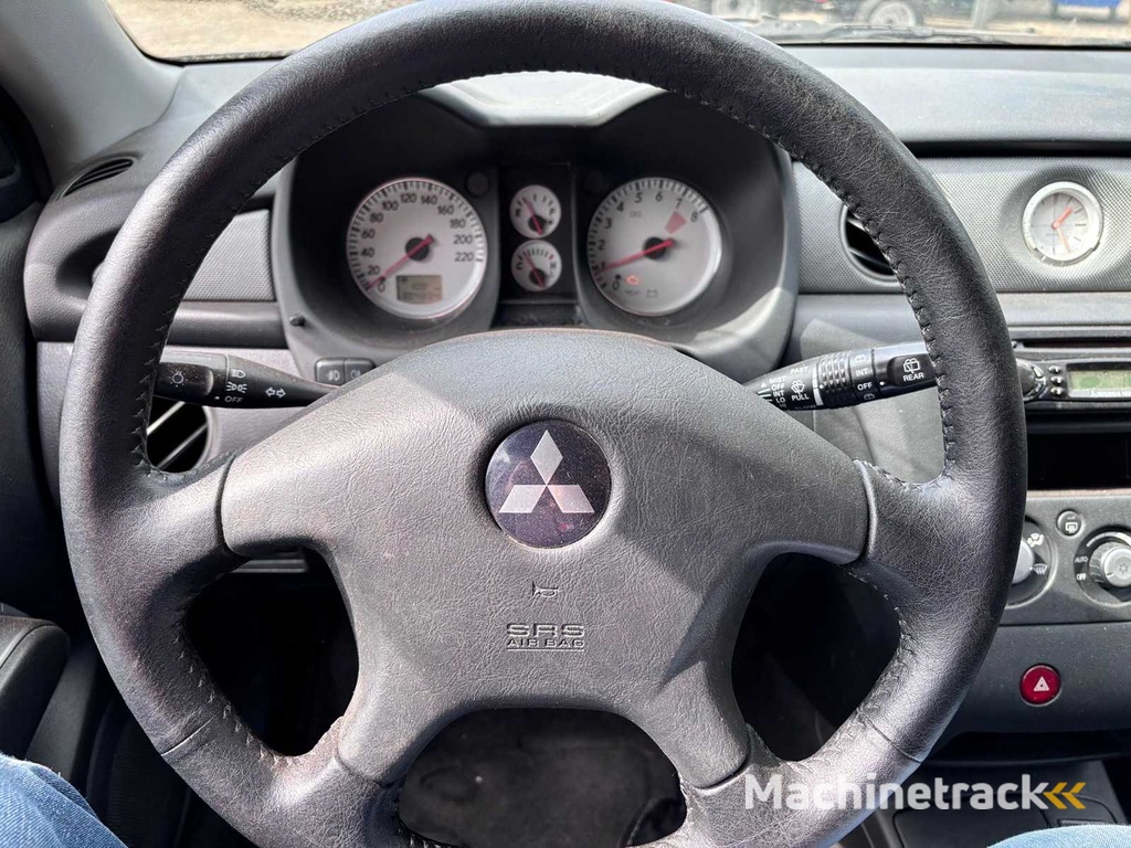 Mitsubishi - 2008 - Outlander Sport - 2.0 Invite+ - 66-ZG-RN - schade