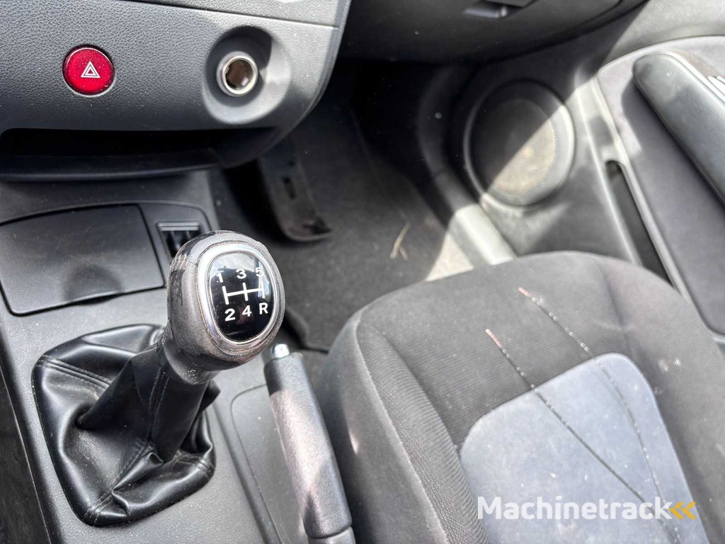 Mitsubishi - 2008 - Outlander Sport - 2.0 Invite+ - 66-ZG-RN - schade