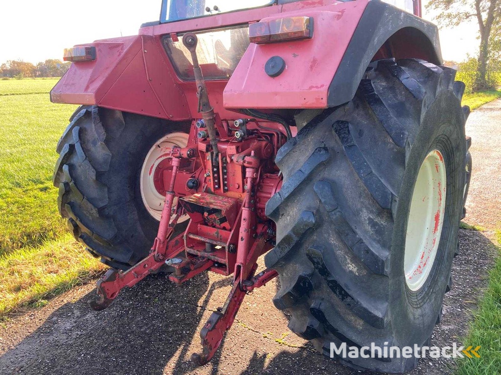 1984 International 845XL Two-wheel drive farm tractor