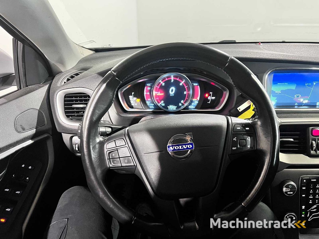 Volvo V40 1.6 D2 Momentum, HG-428-J