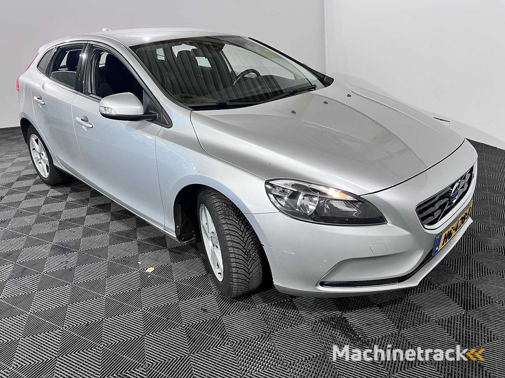 Volvo V40 1.6 D2 Momentum, HG-428-J