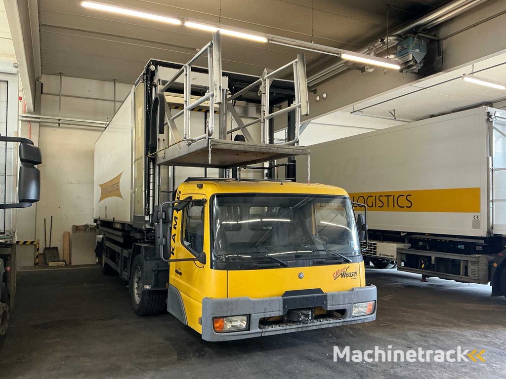 2001 Mercedes-Benz WBC22 Catering Vrachtwagen