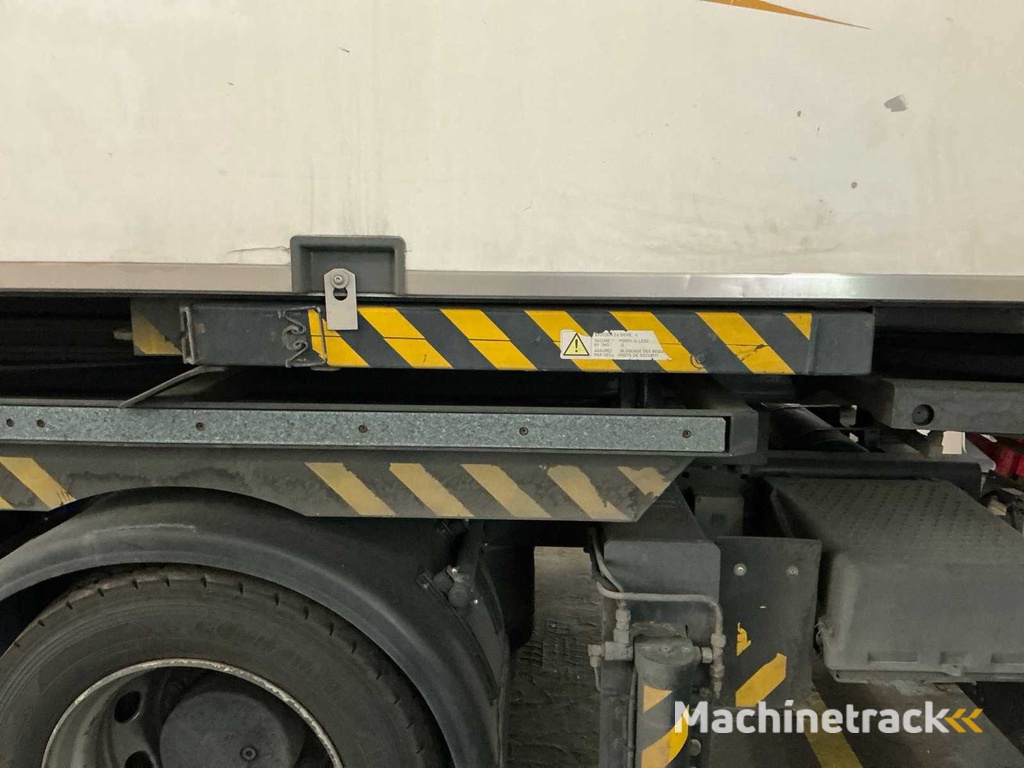 2001 Mercedes-Benz WBC22 Catering Vrachtwagen