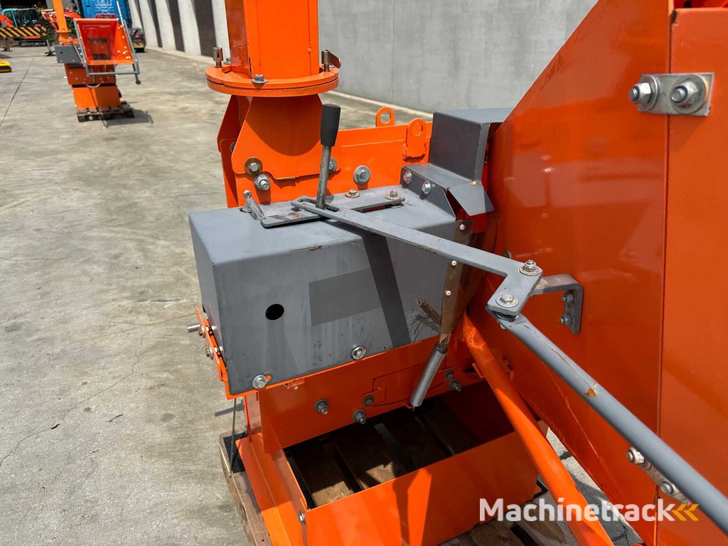 2025 DC EU20 Houthakselaar