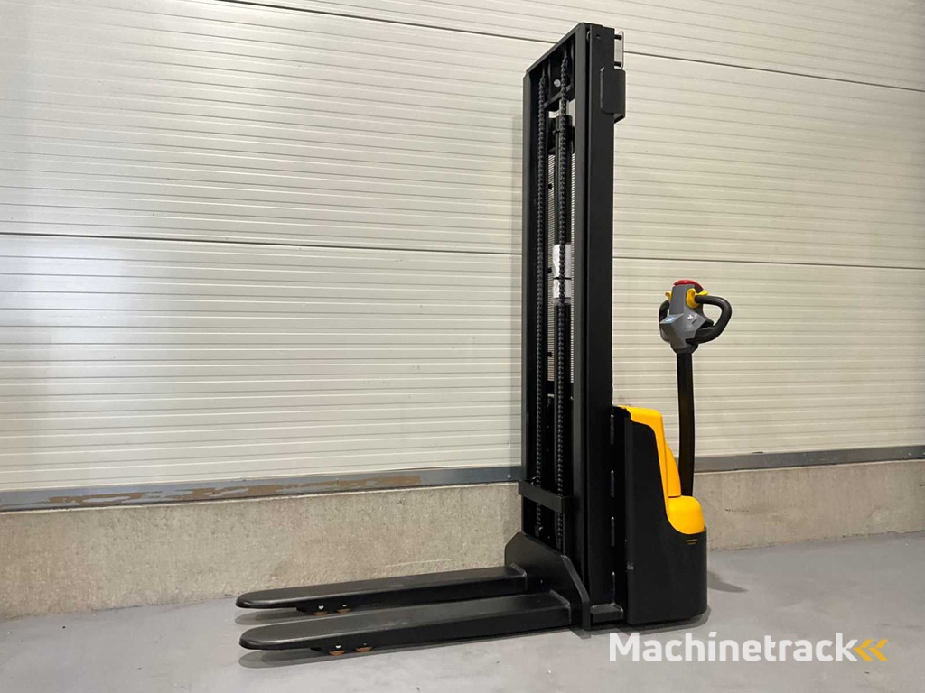 2025 RTE WS15H 3.5 meter Stacker