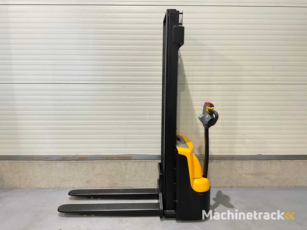 2025 RTE WS15H 3.5 meter Stacker