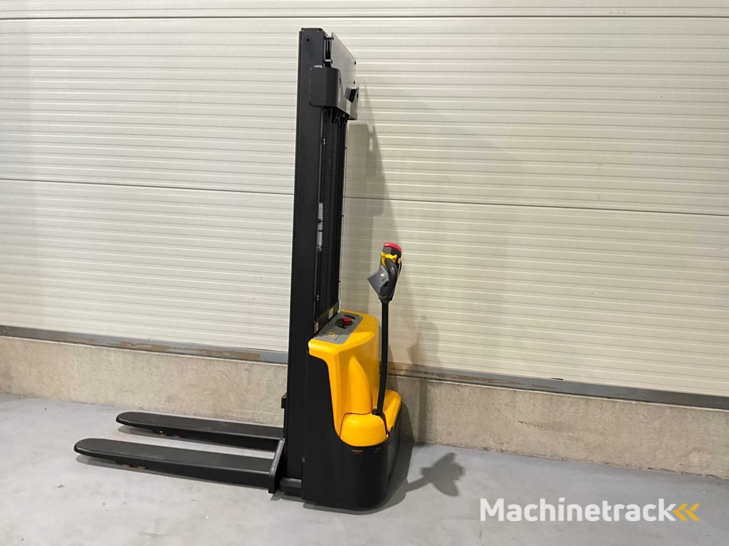 2025 RTE WS15H 3.5 meter Stacker