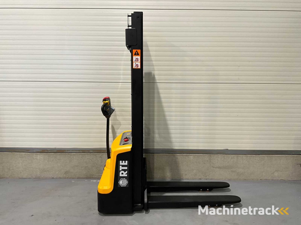 2025 RTE WS15H 3.5 meter Stacker